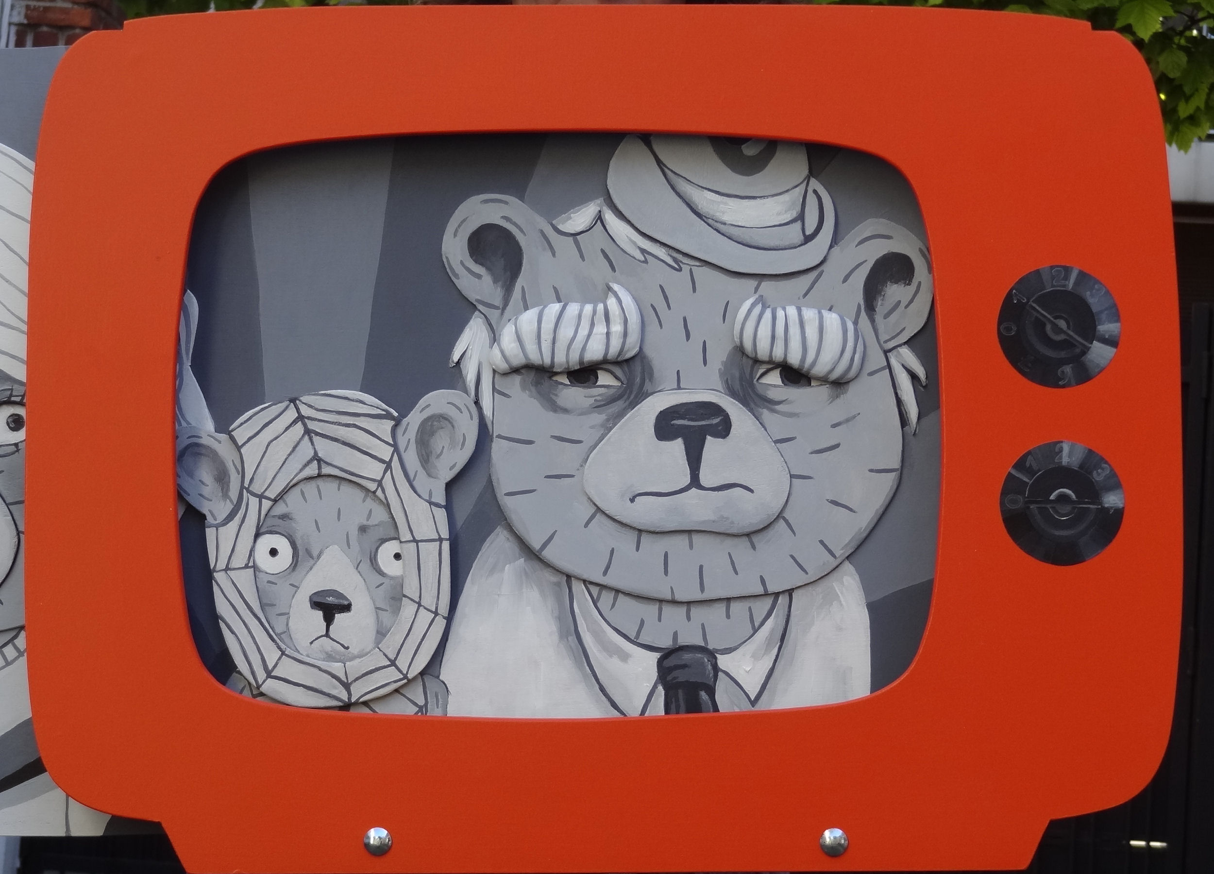 Cie Auriculaire-BO-ours à la télé-le papa-300dpi